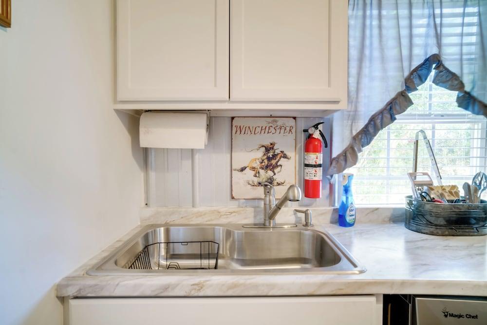 Sylvan Cabin on 73 Acres - Pond On-site!