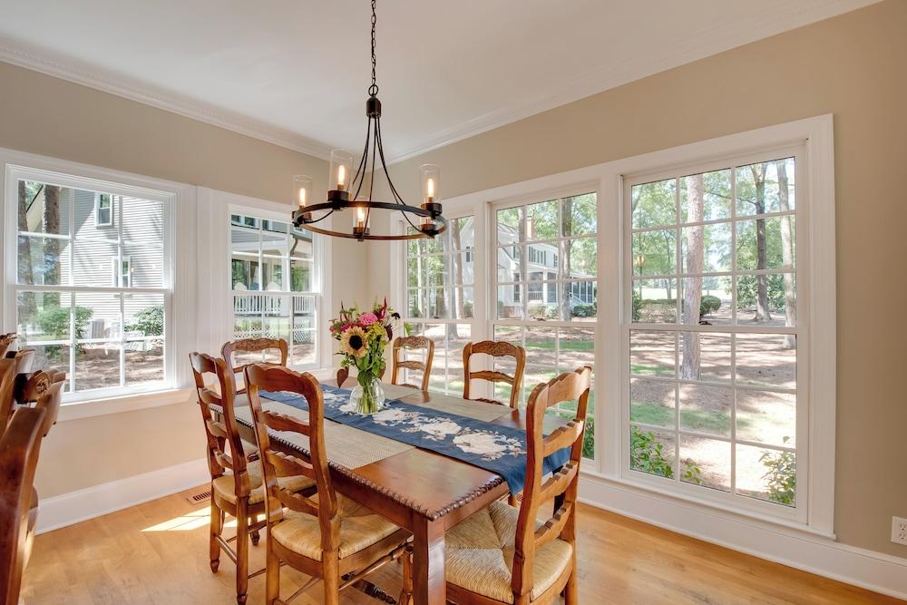 Stunning Lake Oconee Retreat w/ Pool Access!