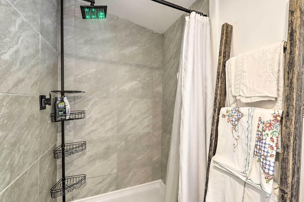 Lakefront Sparta Home: Fire Pit, Dock & Kayak