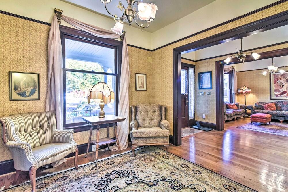 Historical Portland Home < 2 Mi to Downtown!