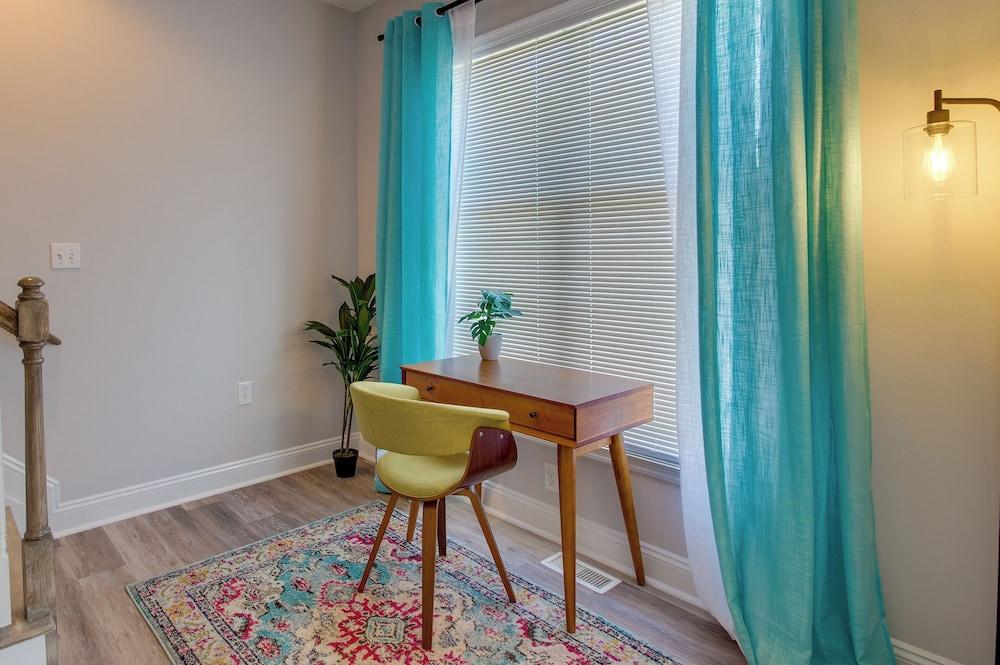 Lynchburg Rental w/ Deck: Near Downtown!