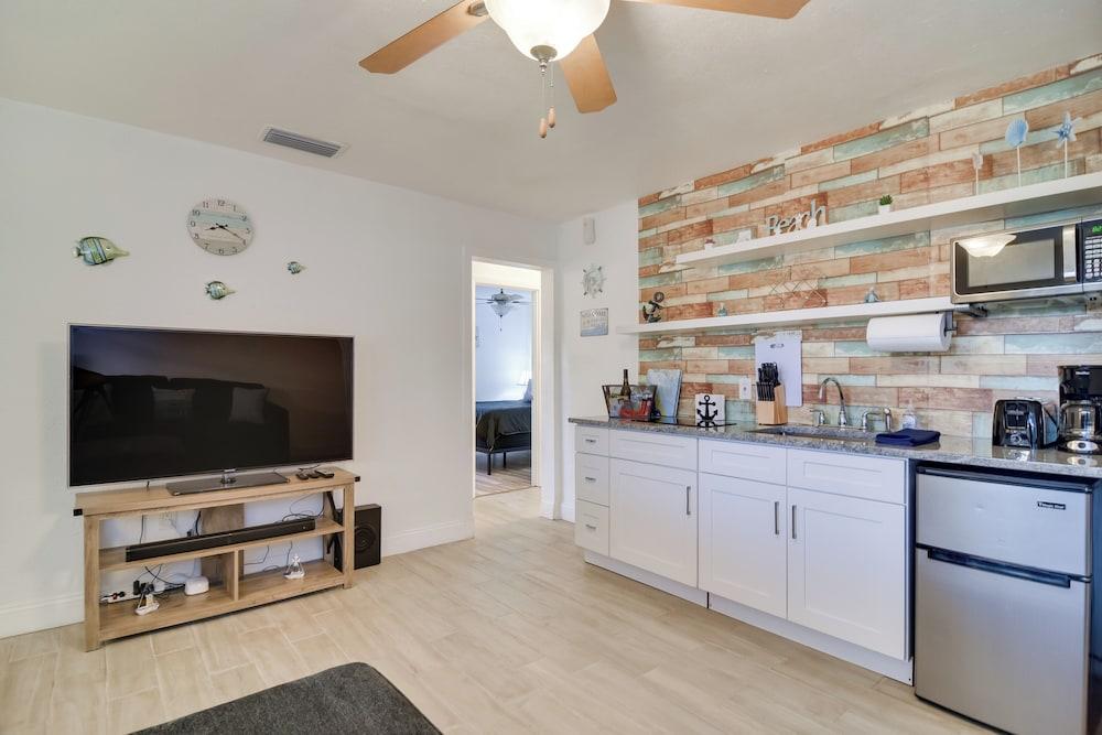 Pet-friendly Gulfport Home: Walkable Location!