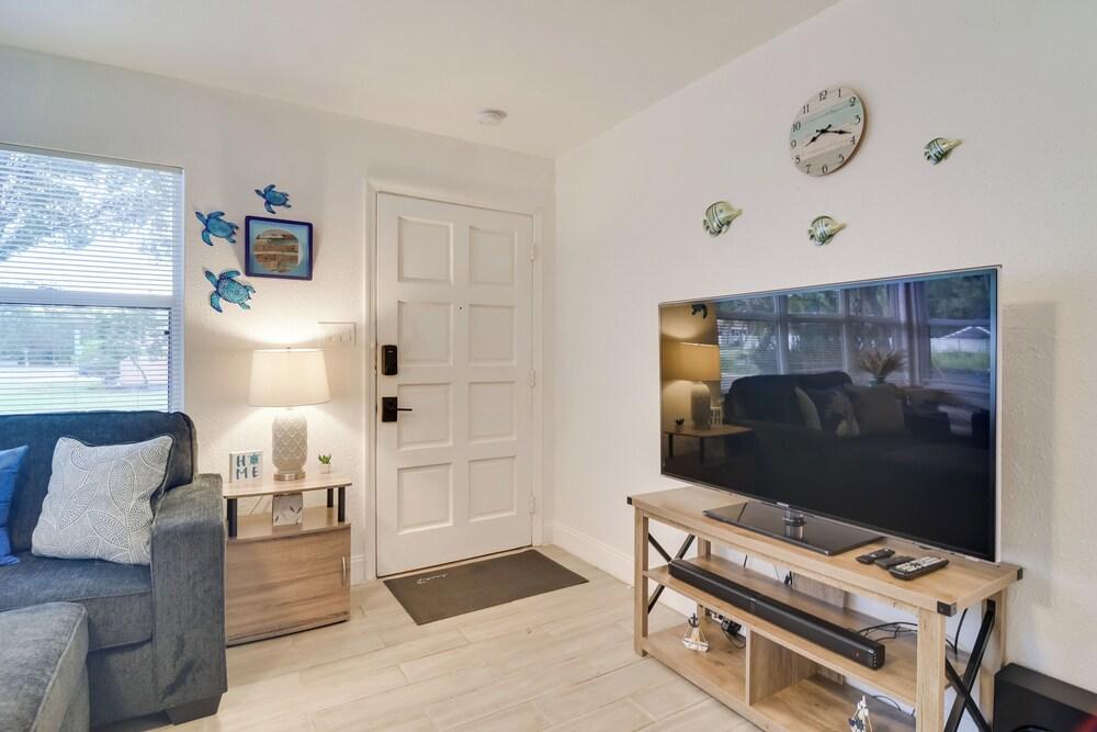 Pet-friendly Gulfport Home: Walkable Location!