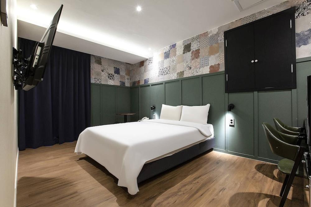 Dongdaemun Signature Tourist Hotel