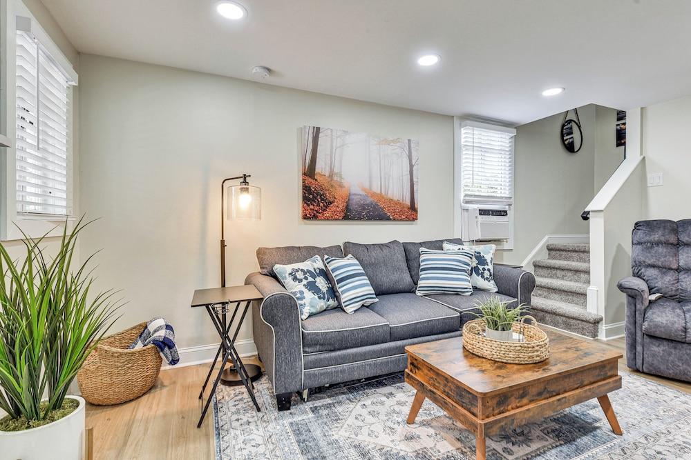 Cozy Jacksonville Cottage, Walkable Location!