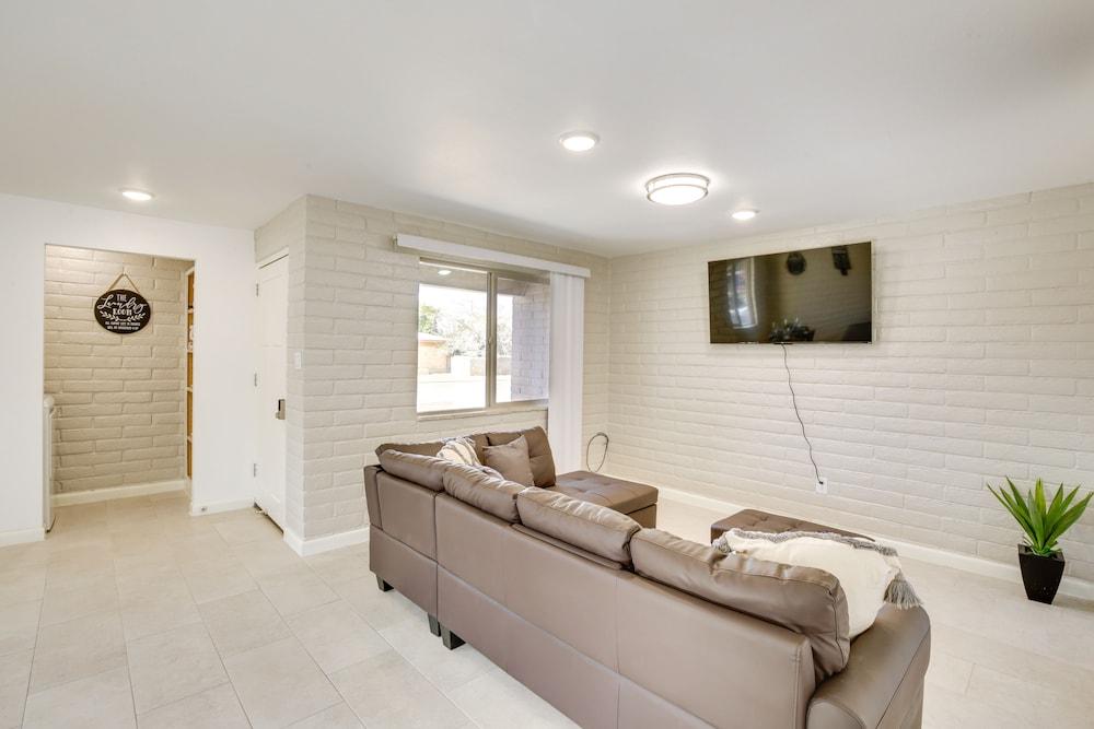 Updated El Paso Home - 14 Mi to Downtown!