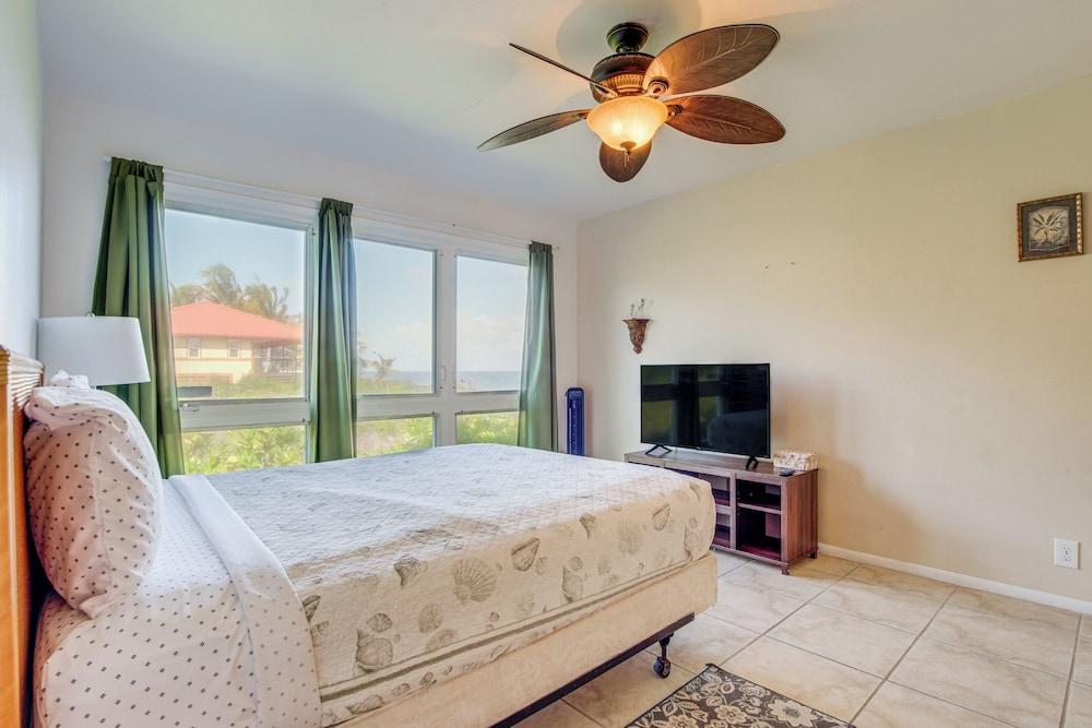 Oceanfront Keaau Gem: Ocean & Sunrise Views, Pool