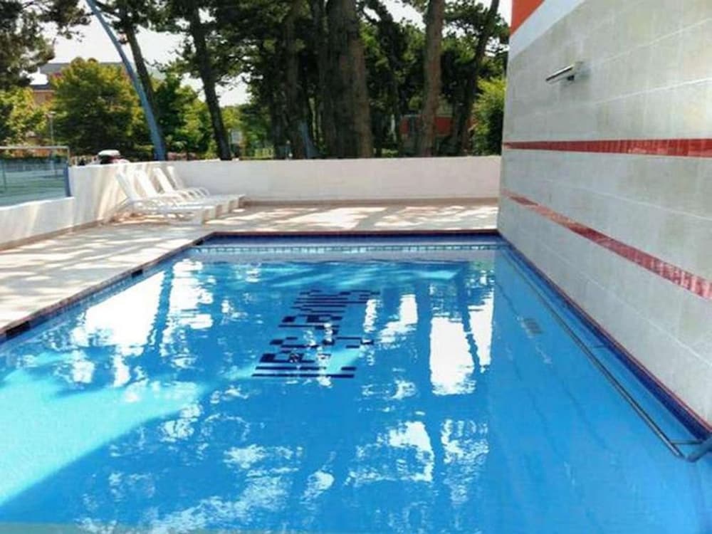 Poolside Holiday Apartment in Bibione Spiaggia