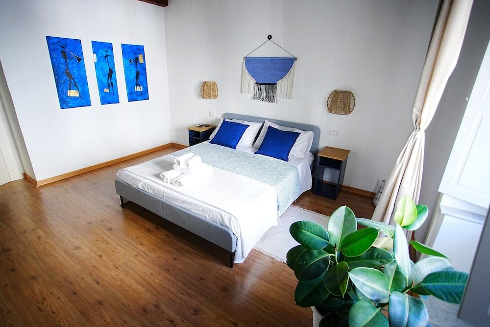 Historical 1400 Ft2 Apartment At Temple Of Apollo