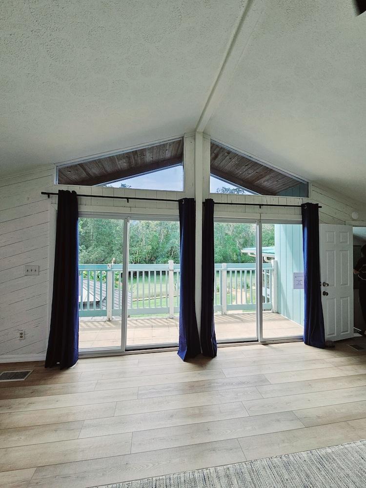 Manatee Cove Compound Retreat Star5vaca