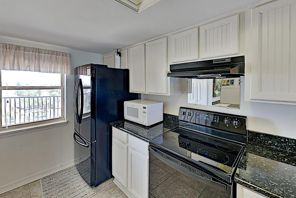 Suntide II Condominiums