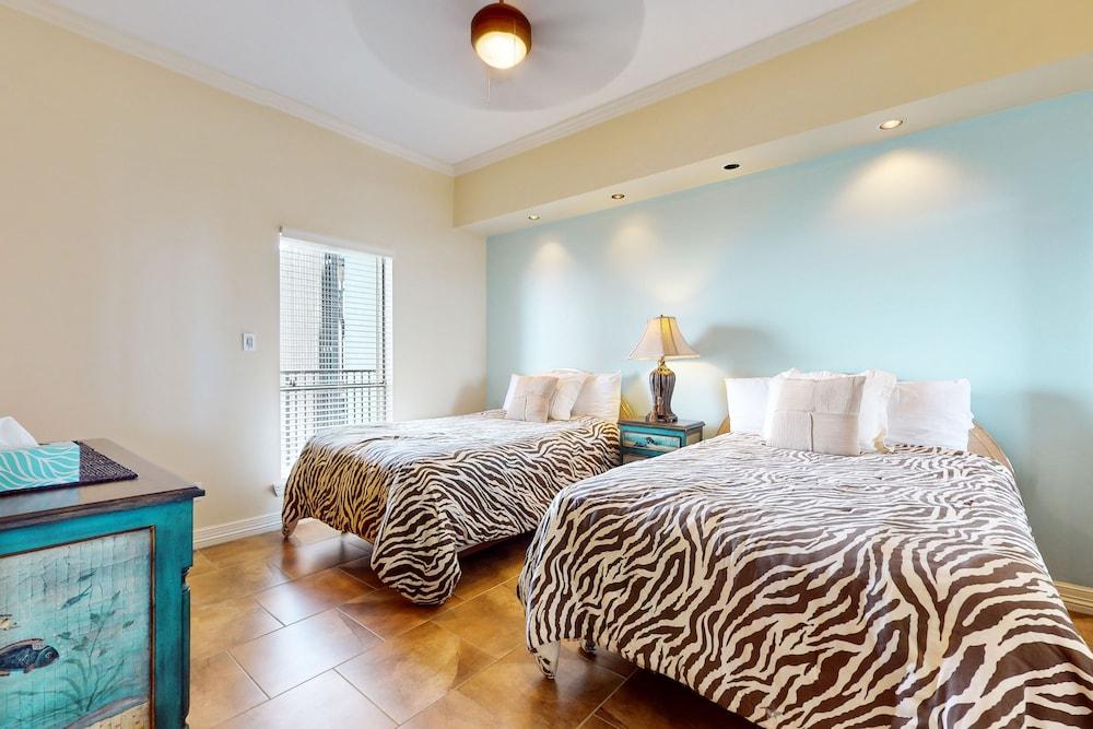 Suntide III Condominiums