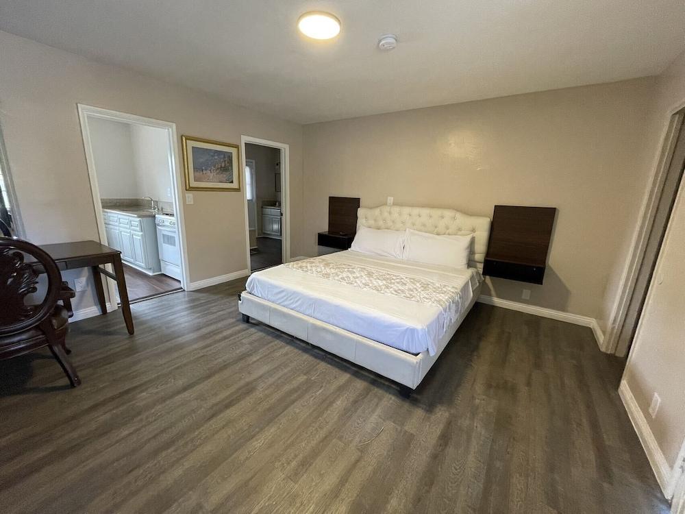 Elsinore Hot Springs & Lodge