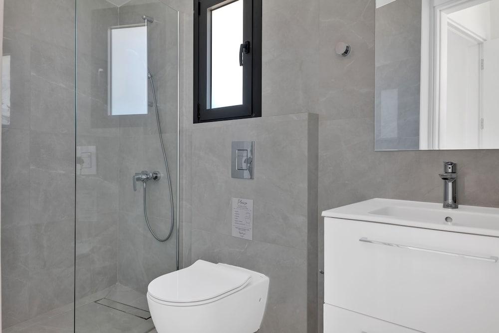 Phaedrus Living: Alkminis Seaside Suites Playa