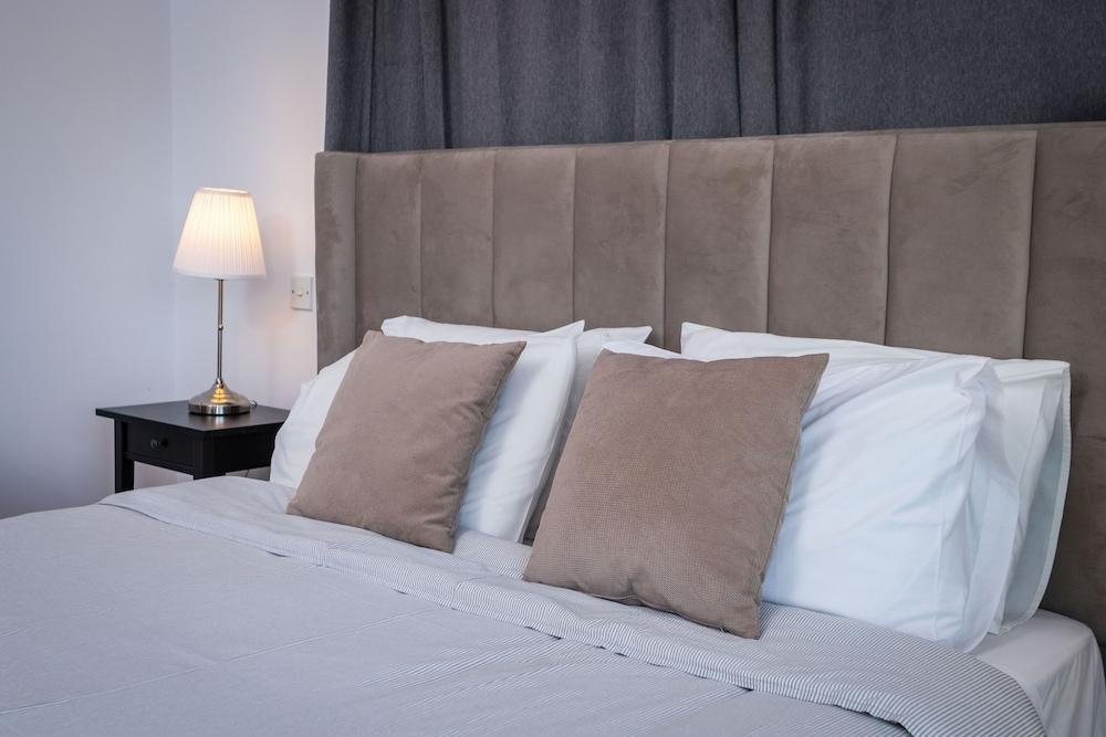 Palm Beach Sea View Apt by TrulyCyprus