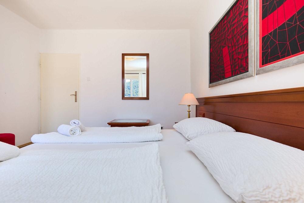 KABLAR'S SUNNY SUITES