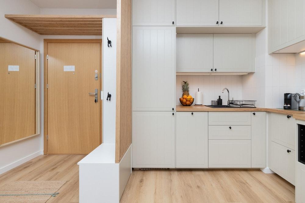 Rustic Style Apartment by Renters