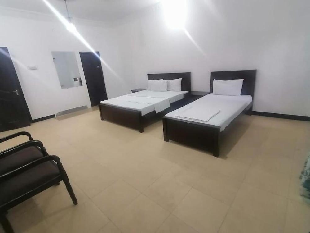 Lux Lounge Guest House