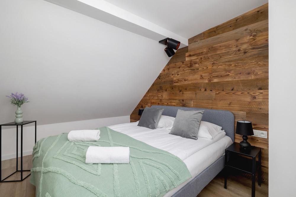 Kosciuszki 25C With A/c by Renters