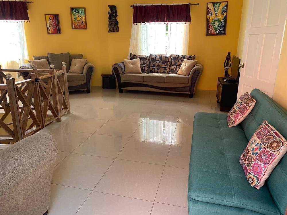 Quiet 2-bed Property Within the Centre of City