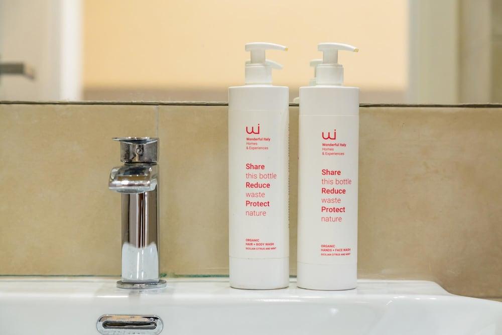 Colonna Apartment 4 by Wonderful Italy