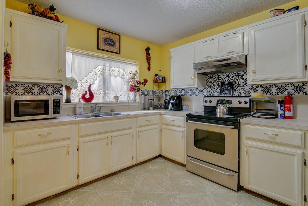 Spacious Mcallen Rental Home w/ Private Backyard!