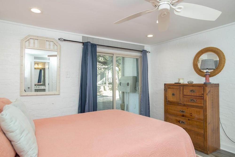 Oceans 2 4 Bedroom Condo by RedAwning