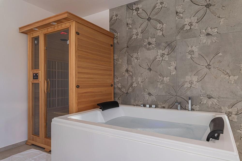 Wellness Paradise House Tim