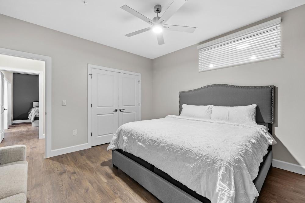 Midnight Manor Penthouse Suite The Gulch