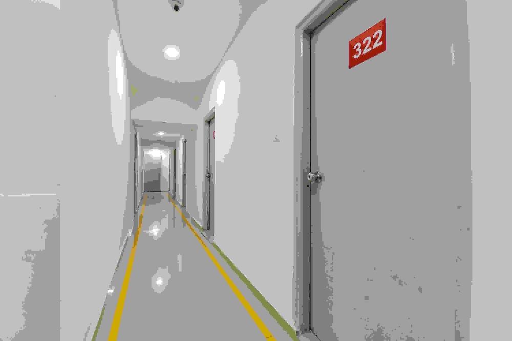 FabExpress Himalaya Inn - Inside Himalaya Mall