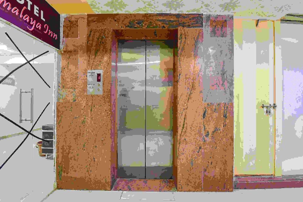 FabExpress Himalaya Inn - Inside Himalaya Mall