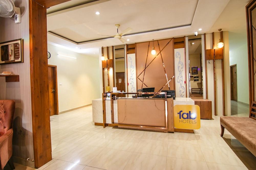 Fabhotel K9 Regency