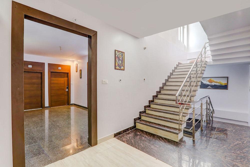 Fabhotel The Crestelia