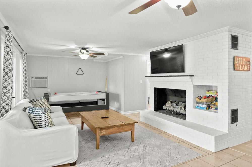 Dock Days by Avantstay Swimming Platform, Dock