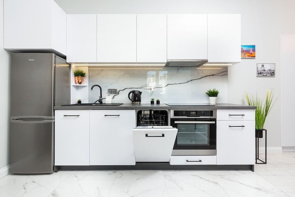 Modern Studio for Two by Renters