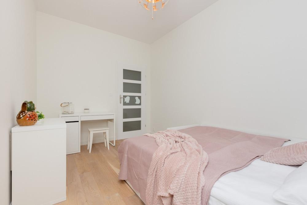 3 Bedroom Apartment by Renters