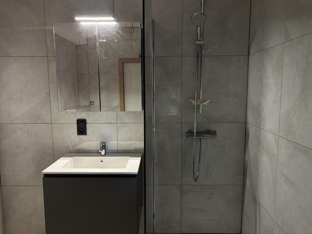 Beautiful House With 4 Bedrooms in Hees