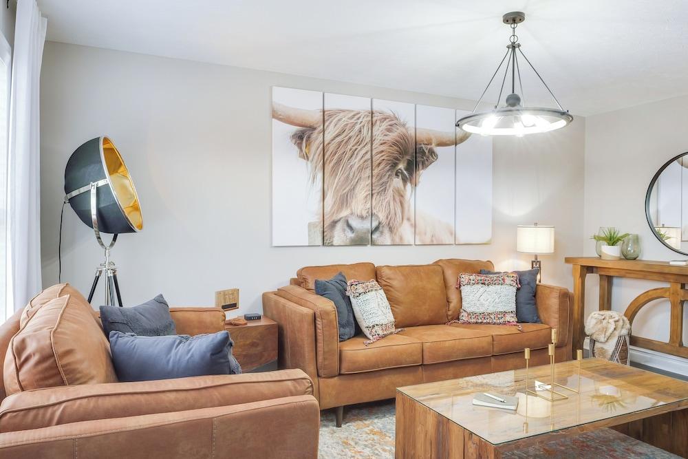 Modern Townhome: Walk to Tennessee Tech University