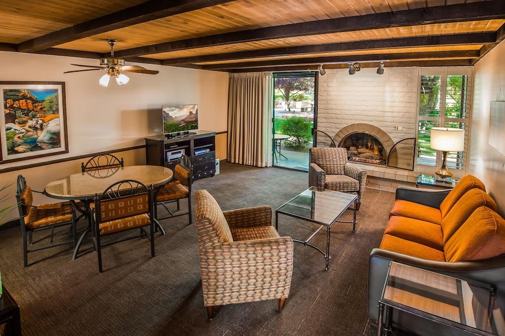 Arroyo Roble Resort at Oak Creek