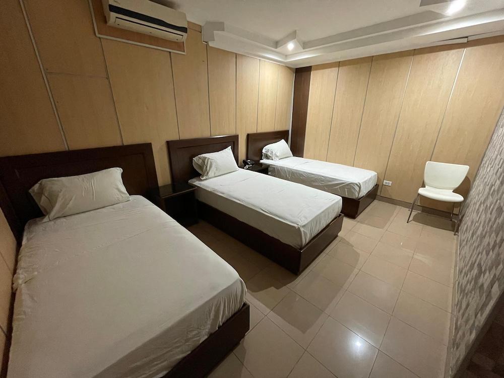 HOTEL SAN THOMAS INN