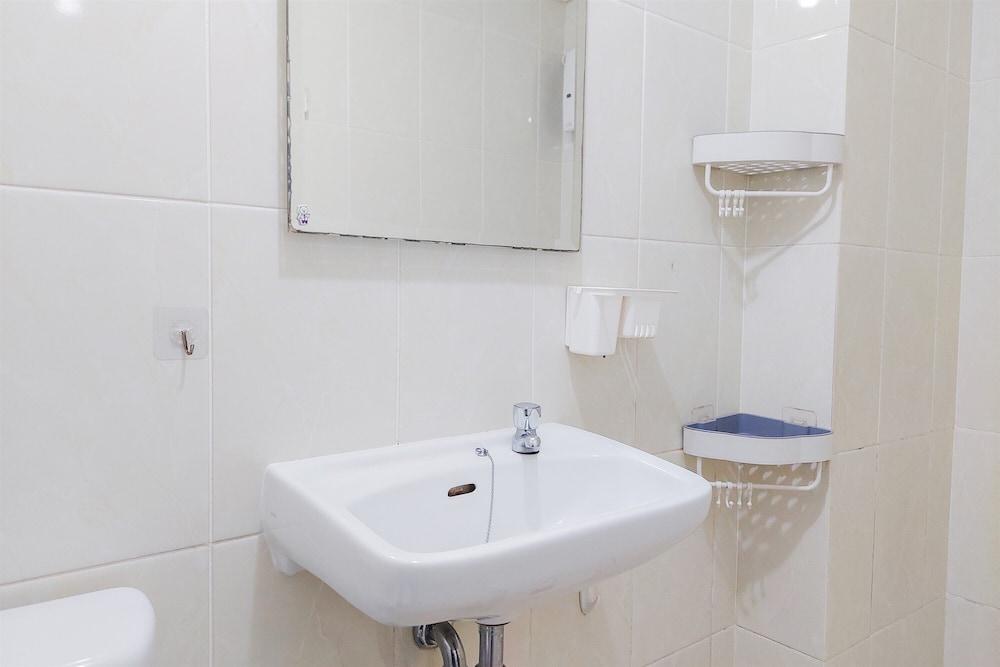 Relaxing Studio Room Apartment At M-Town Residence