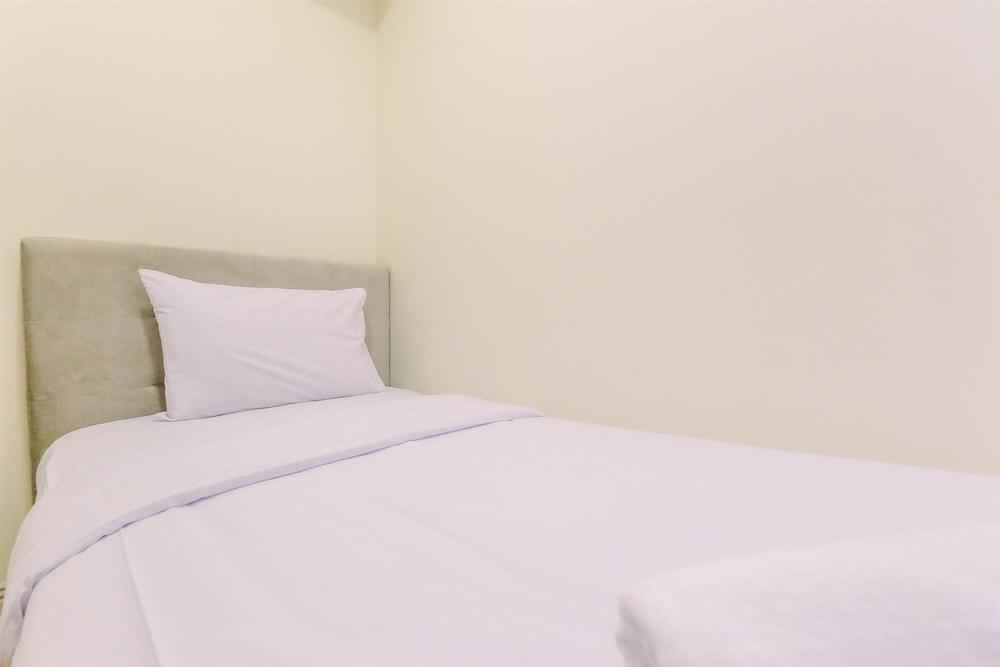 Modern And Simply 2Br At Meikarta Apartment