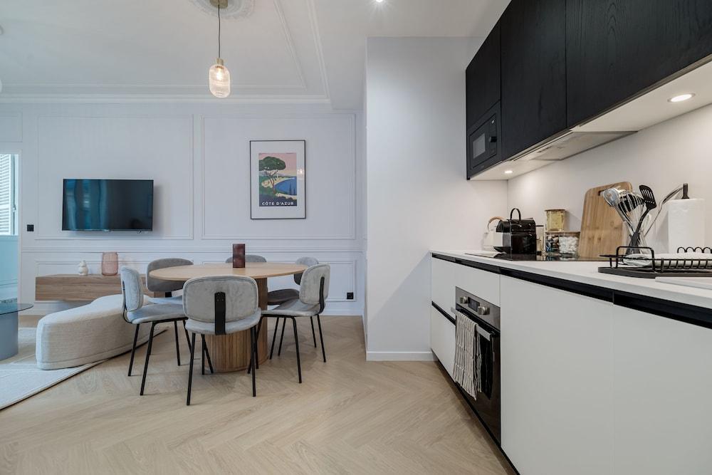 Poetic Stay - Louvre