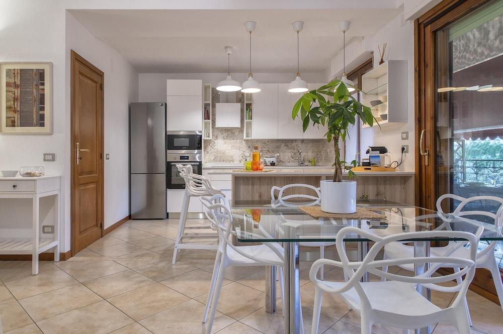 Sardinia Re - White Olives