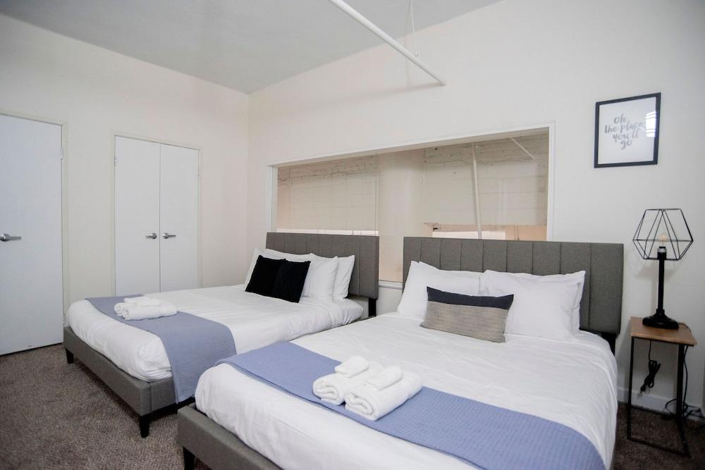 3BR CozySuites TheBlock-SkybridgeAccess2