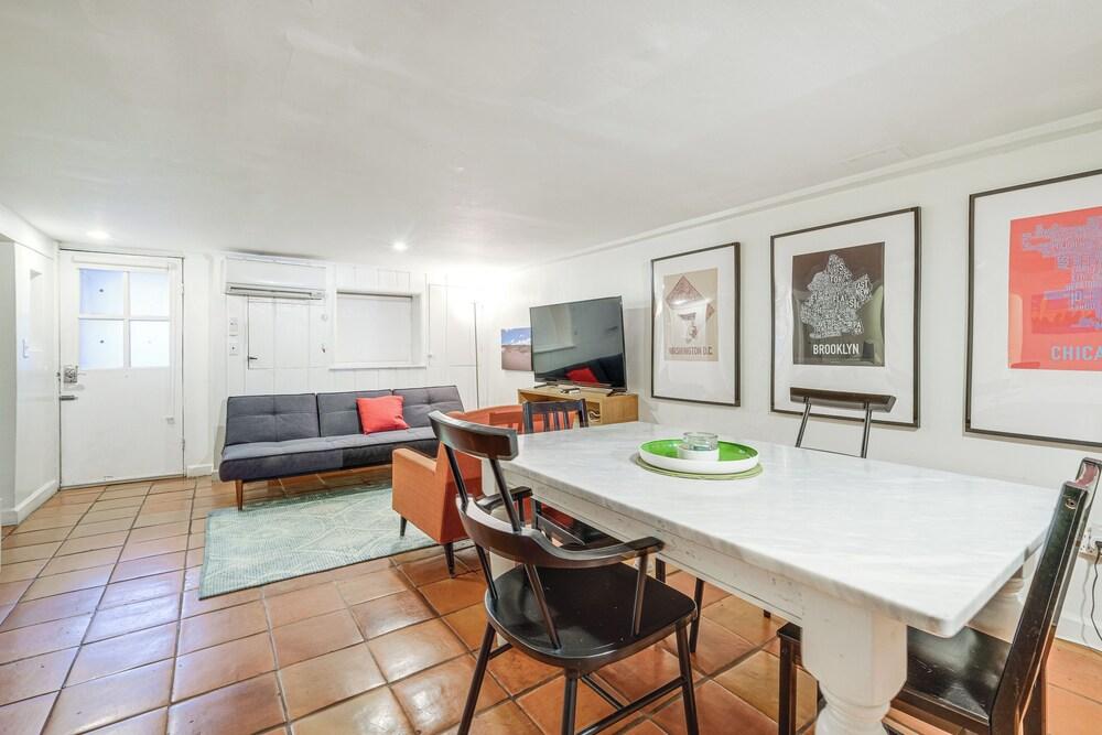 DC Apartment: 2 Mi to National Mall!