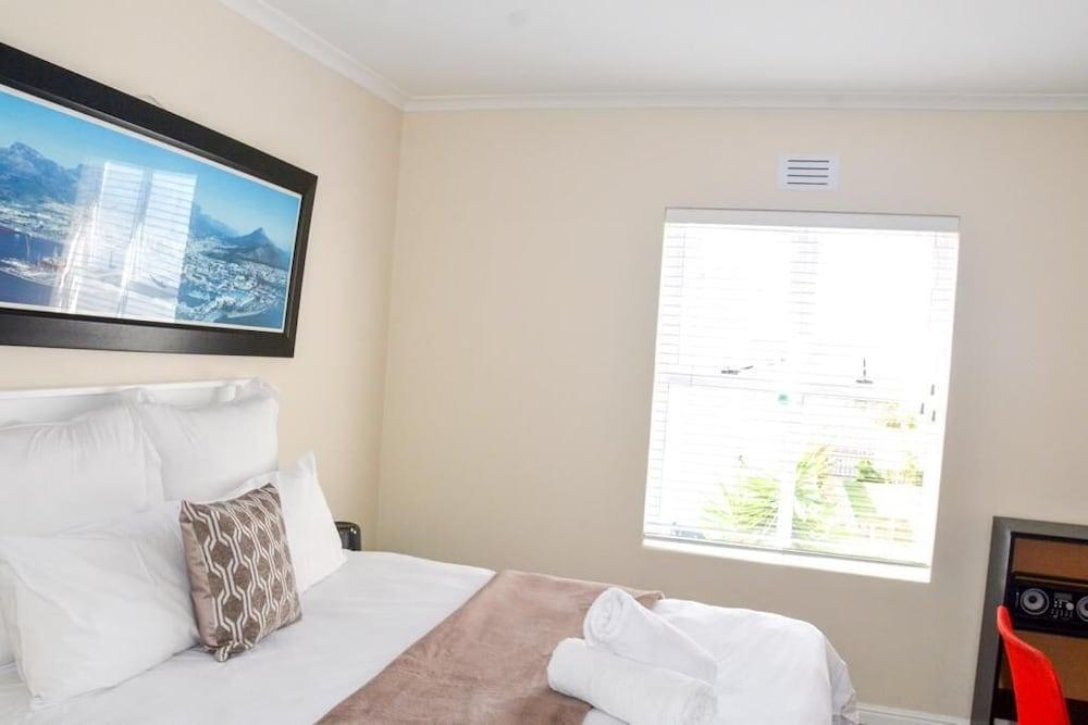 The Portmarnock House- 4bdr