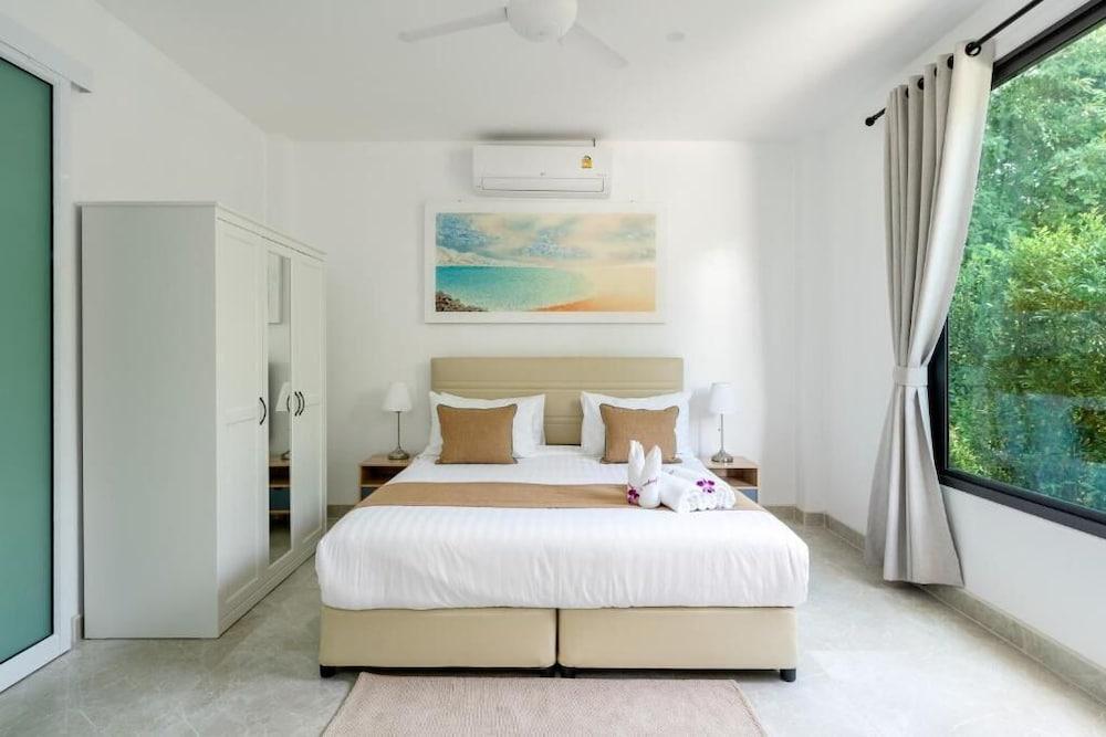 Bougain Villas Salad Beach