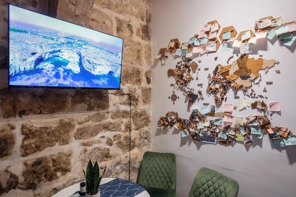 Mandera's Boutique Suites & Dorms