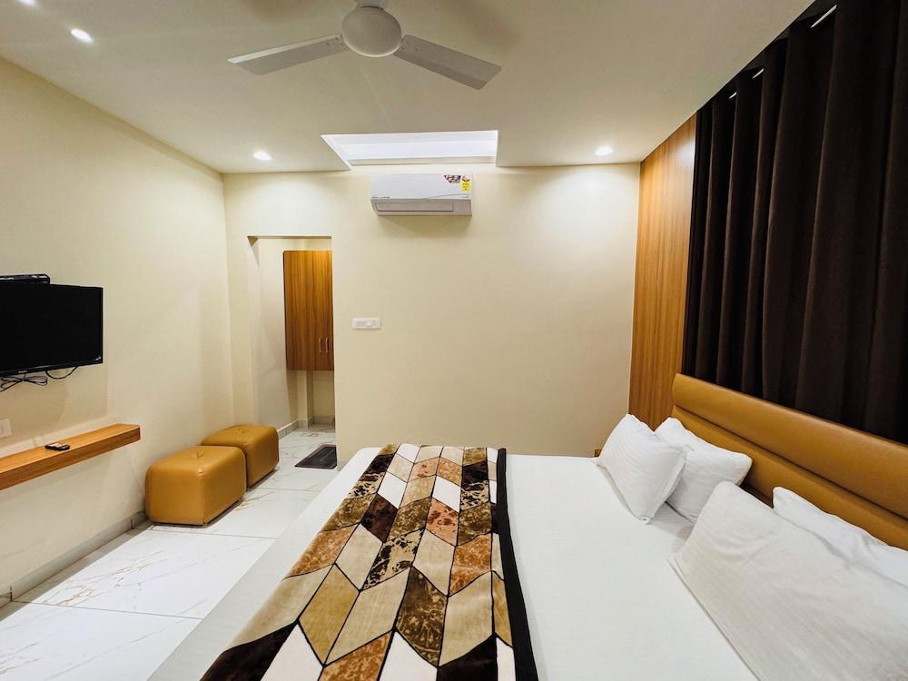 Hotel Shree Krishnam